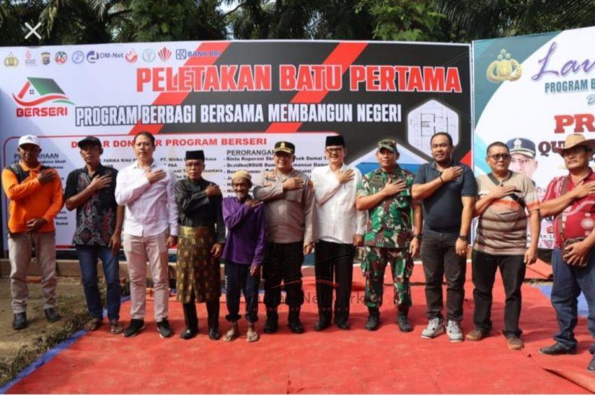Kapolres Dumai AKBP Nurhadi Letakkan Batu Pertama Pembangunan Rumah Layak Huni