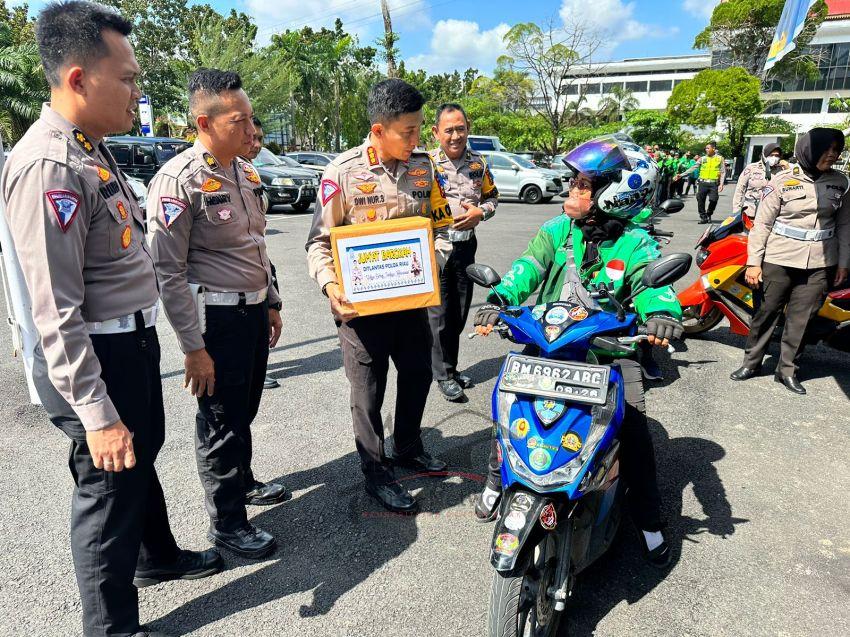 Dirlantas Polda Riau Peduli Ojek Online Selalu Tertib Berlalu Lintas