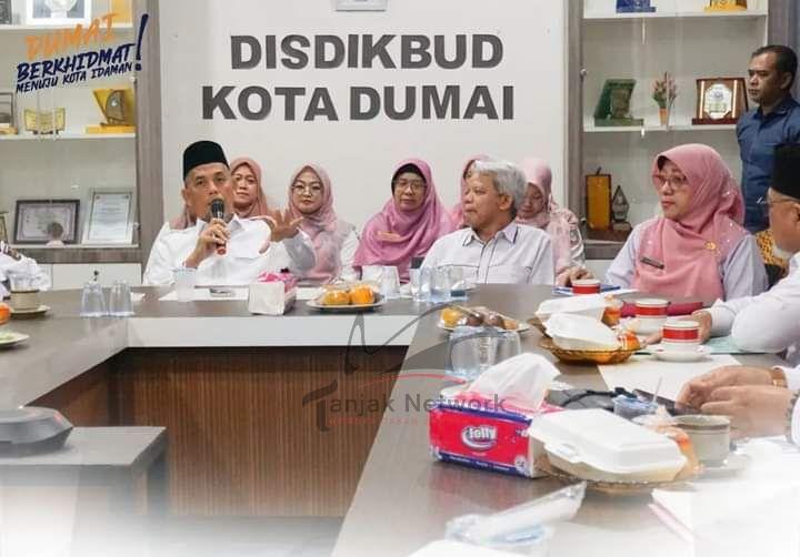 Pemko Dumai Jalin Kerjasama Dengan UIR Dan Tanoto Foundation