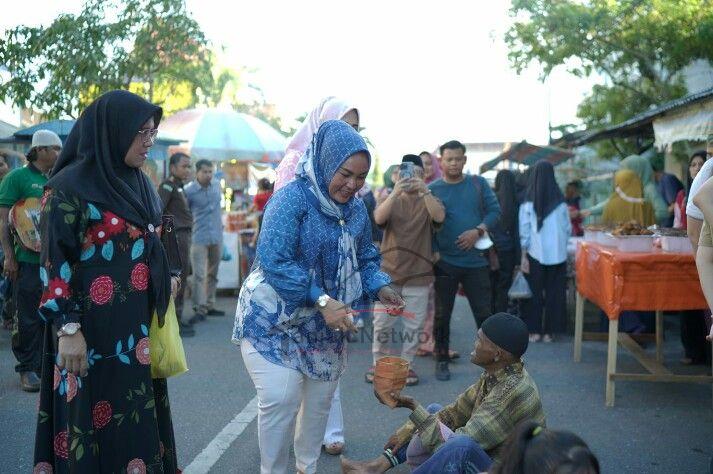 TP PKK Rohil Berbagi Takjil Kepada Masyarakat Bagansiapiapi
