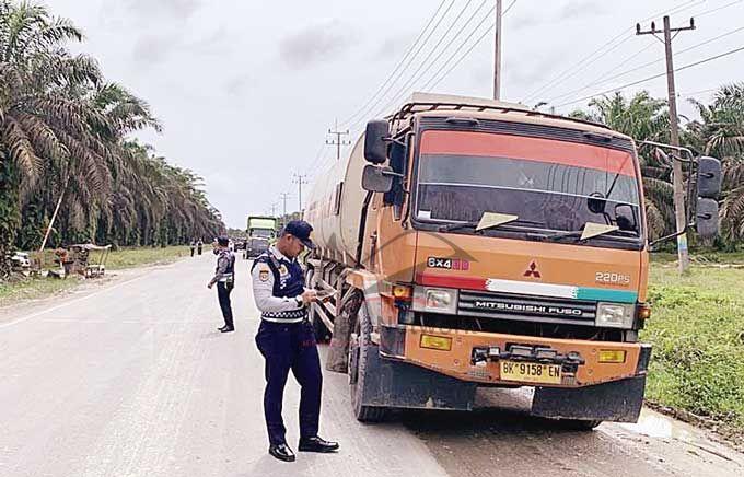 Dishub Dan Polda Riau Tilang Truk Over Dimensi Over Load