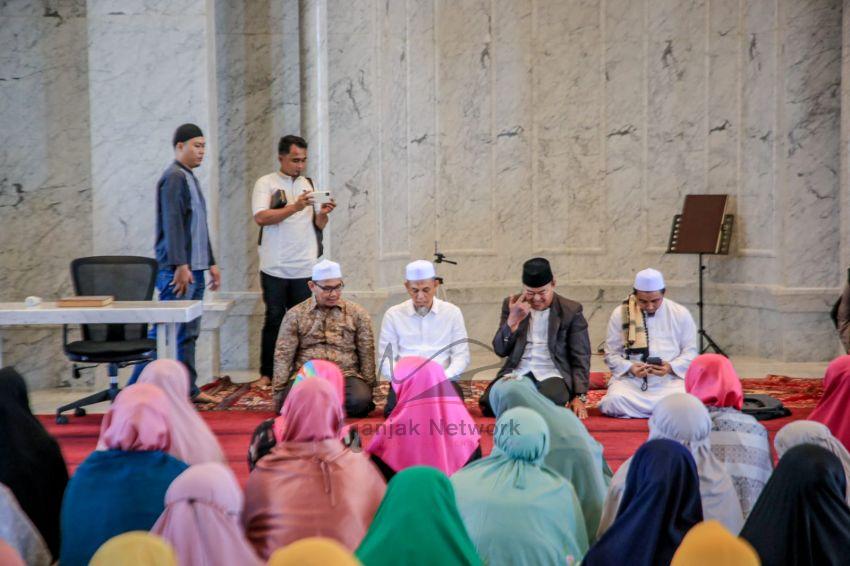 Wali Kota Dumai Berikan Beberapa Pesan Di Bulan Ramadhan Saat Buka Pesantren Ramadan Muslimah SE Kota Dumai