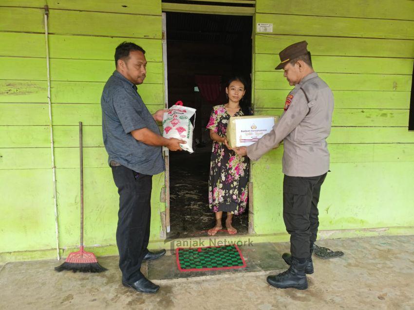 Polsek Medang Kampai Salurkan Sembako Di Kelurahan Guntung