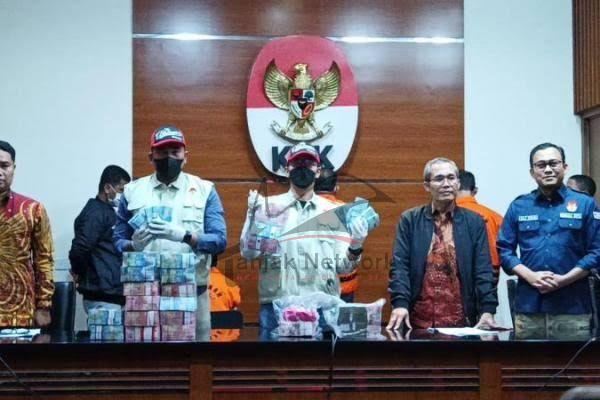 OTT Meranti, KPK Tetapkan 3 Tersangka Dugaan Korupsi Rp 26,1 Miliar