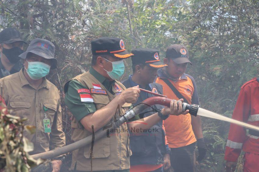 Pendinginan Karhutla Perbatasan Dumai - Bengkalis Masih Terus Dilakukan