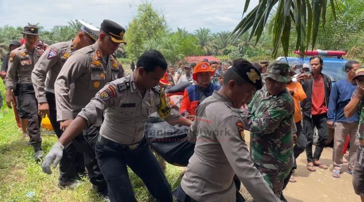 Cekcok Dengan Suami, Seorang IRT Terjun Bebas Ke Sungai Rokan