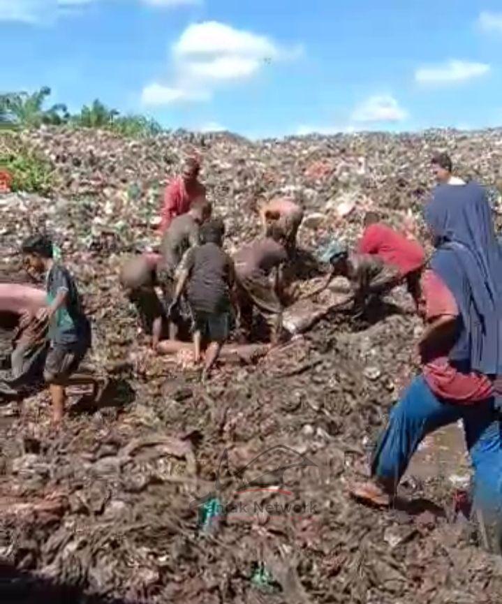Beredar Video, Warga Bongkar Daging Impor Ilegal Yang Baru Dimusnahkan BC Bengkalis
