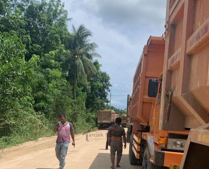 Minta Polisi Turun, Pungli Terhadap Sopir Truk Tanah di Bukit Kapur, Dumai Sudah Meresahkan