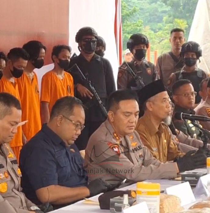 Polda Riau Rilis Di Dumai Soal Penangkapan Pelaku Peredaran Narkotika Jaringan Internasional Dengan BB 269 Kg Sabu Dan 11.712 Butir Pil Ekstasi
