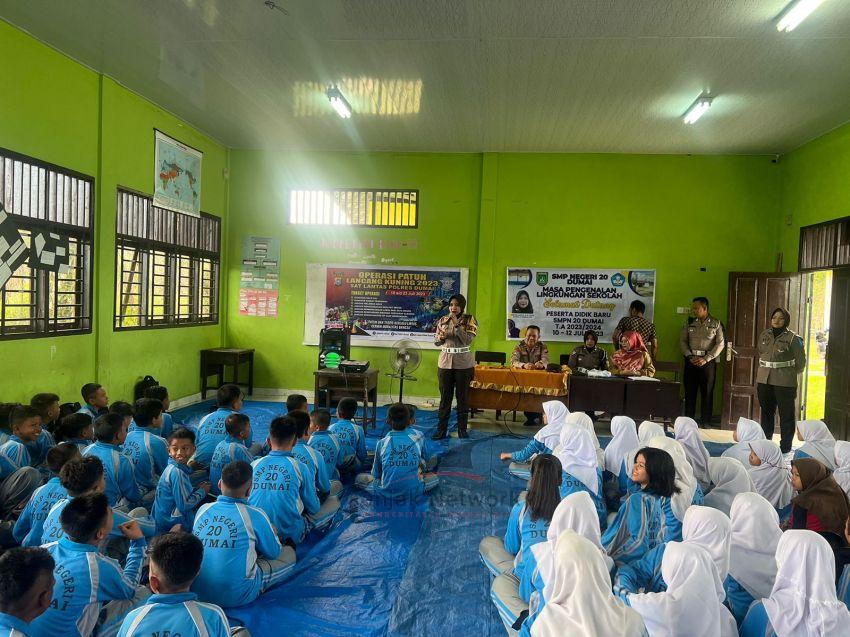 Lewat Police Goes To School, Satlantas Polres Dumai Berikan Edukasi Tertib Berlalu Lintas.