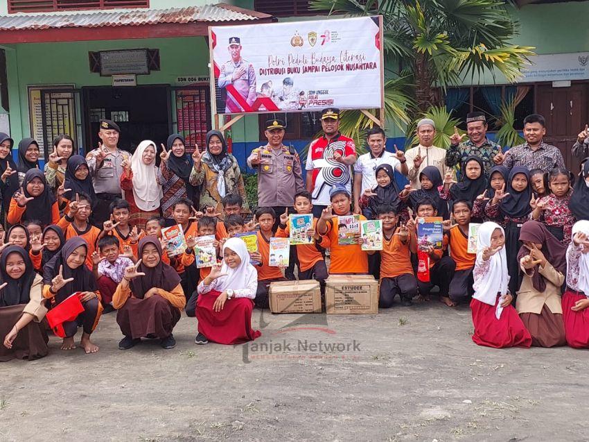 Dongkrak Budaya Literasi, Polres Dumai Sumbang 1.000 Buku Untuk Sekolah