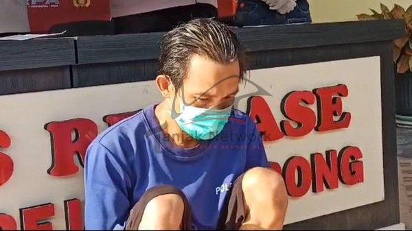 Orang Tua Murid Katapel Mata Guru SMA Bengkulu Menangis Di Penjara