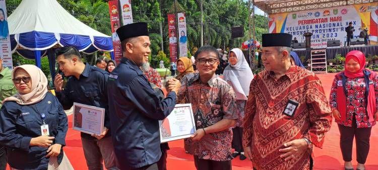 Peduli Terhadap Masyarakat Stunting, Apical Group Dapat Sertifikat dari Pemko Dumai
