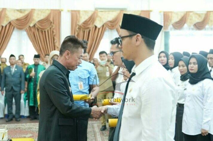 Bupati Rohil Serahkan SK Pengangkatan P3K Formasi 2022