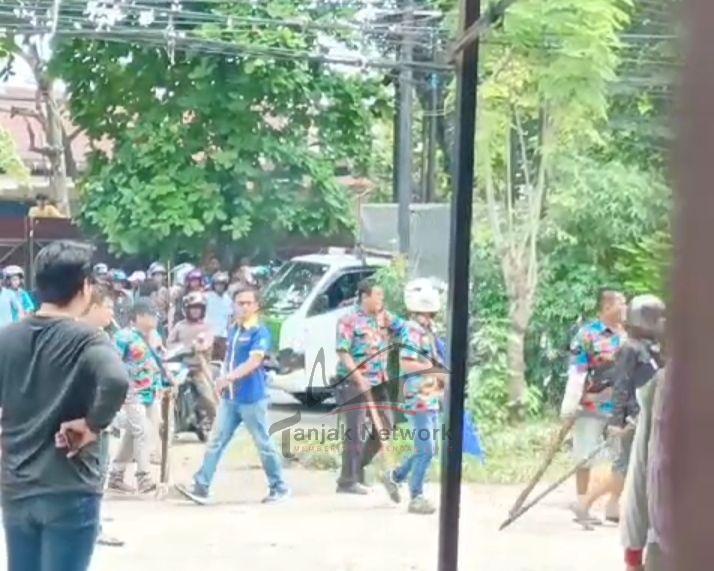 Bentrokan Massa Bersenjata di Jalan Riau Pekanbaru Ternyata Gegara Ini