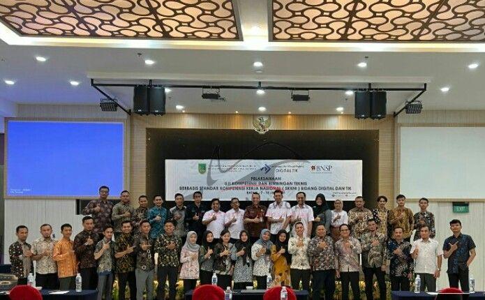 Diskominfotiks Rohil Gelar Bimtek Uji Kompetensi Berbasis SKKN Bidang Digital dan TIK