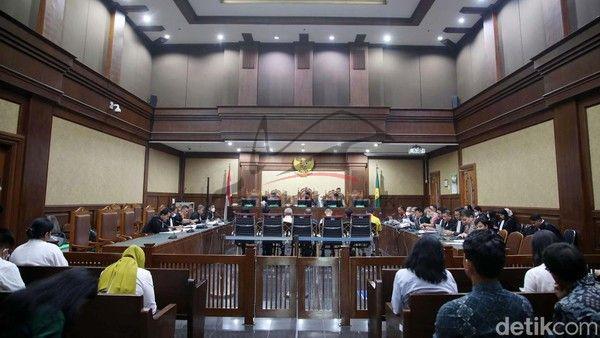 Saksi Buka-bukaan Di Sidang BTS Kominfo Sebut Aliran Rp 70 Miliar Ke Komisi I DPR