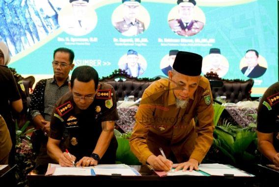 Atasi Permasalahan Sektor Sawit Di Riau, Pemko Dumai Dan Kajari Turut Teken MoU Komitmen Program "JAGA JAPIN"