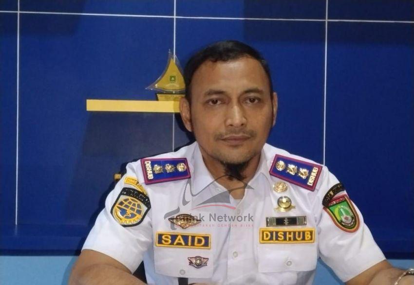 Agar Memiliki Legalitas, 320 Baju Rompi Dan Badge Dibagi Dishub Dumai  Ke Juru Parkir