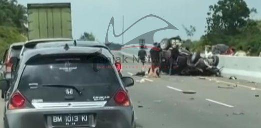 Pecah Ban Akibatkan Pajero Sport Kecelakaan Tunggal Di Tol Pekanbaru-Dumai