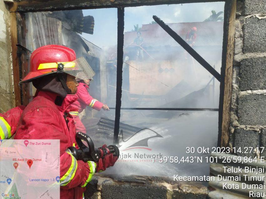 Tiga Unit Rumah Petak Di Merdeka Baru Terbakar