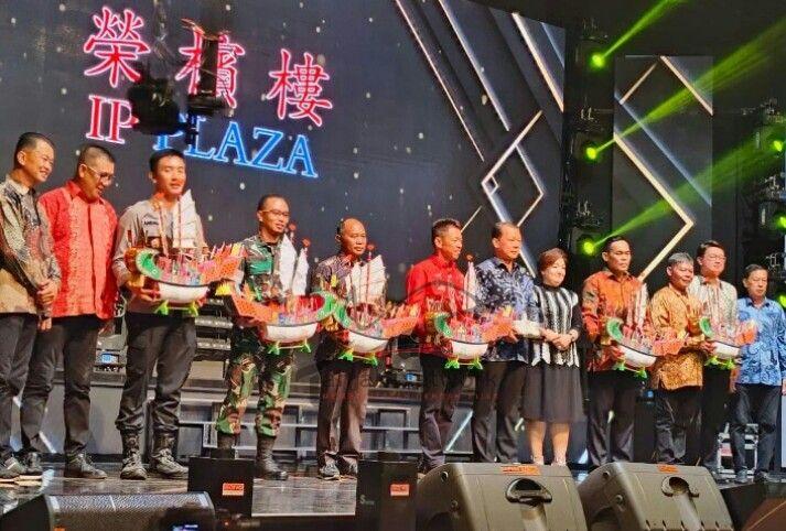 Bupati Rohil Hadiri Malam Kesenian dan Peresmian Even Bakar Tongkang 2023