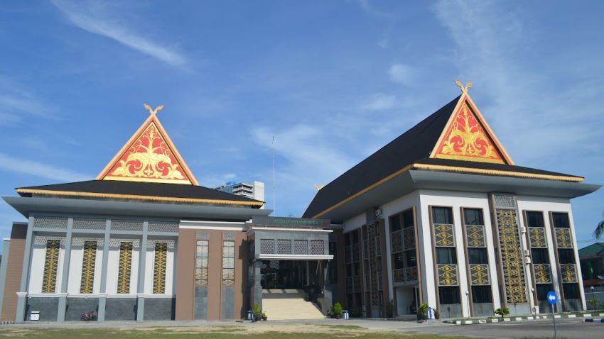 Pileg Kota Pekanbaru Sengit, Sejumlah Caleg Duduk dengan "Kursi Mahal"