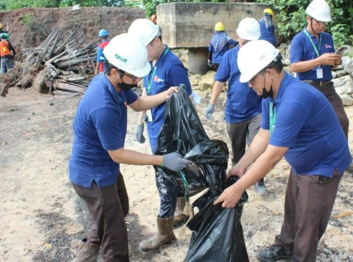 Rayakan Hari Perhubungan Nasional 2024, Apical Dumai Gelar Aksi Bersih Pantai