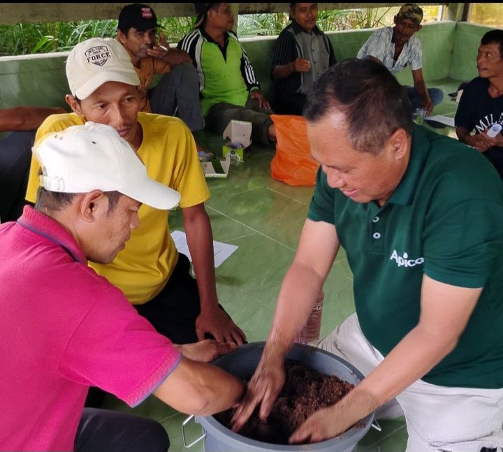 Dukung 2 Kelompok Tani di Dumai, Apical Gelar Pelatihan Budidaya Peternakan