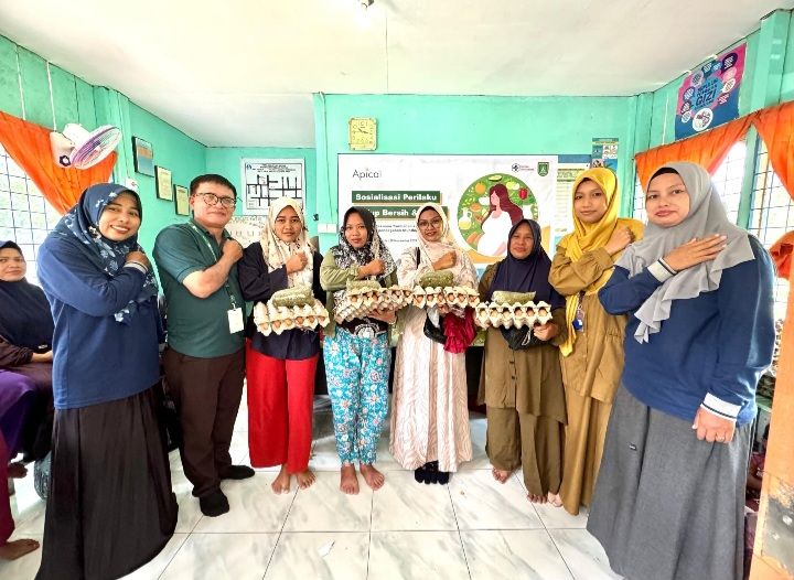 Sosialisasi Perilaku Hidup Bersih dan Sehat, APICAL Dumai Bagikan PMT Ibu Hamil